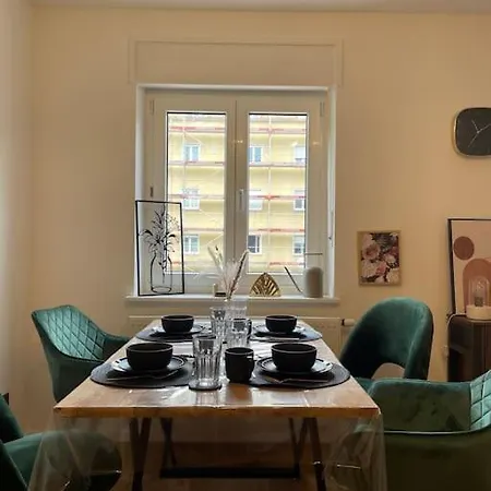 Schoene 2 Kingsize-bett Apartamento *